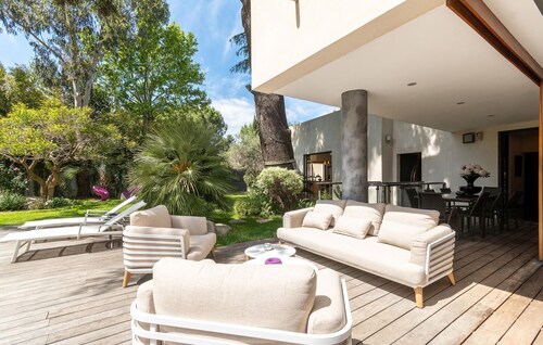 Awesome home in Marseille with WiFi