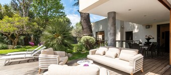 Awesome home in Marseille with WiFi