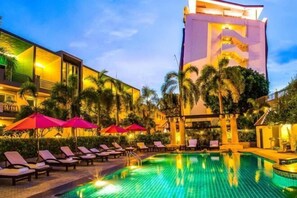 Outdoor pool - Lantana Pattaya (Pattaya)