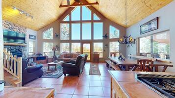 Télévision, cheminée