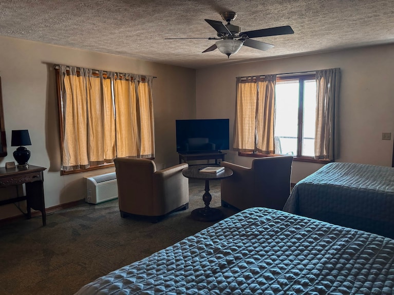 Standard Suite - Bungalow Overlooking The River - Illinois