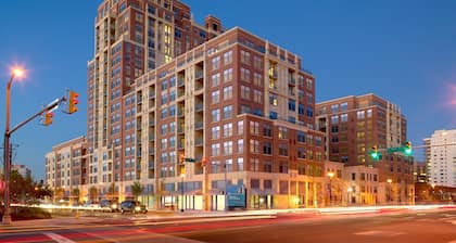 Pentagon Luxe Apartments