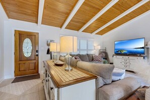 Smart TV, oficina y monitor de computadora 