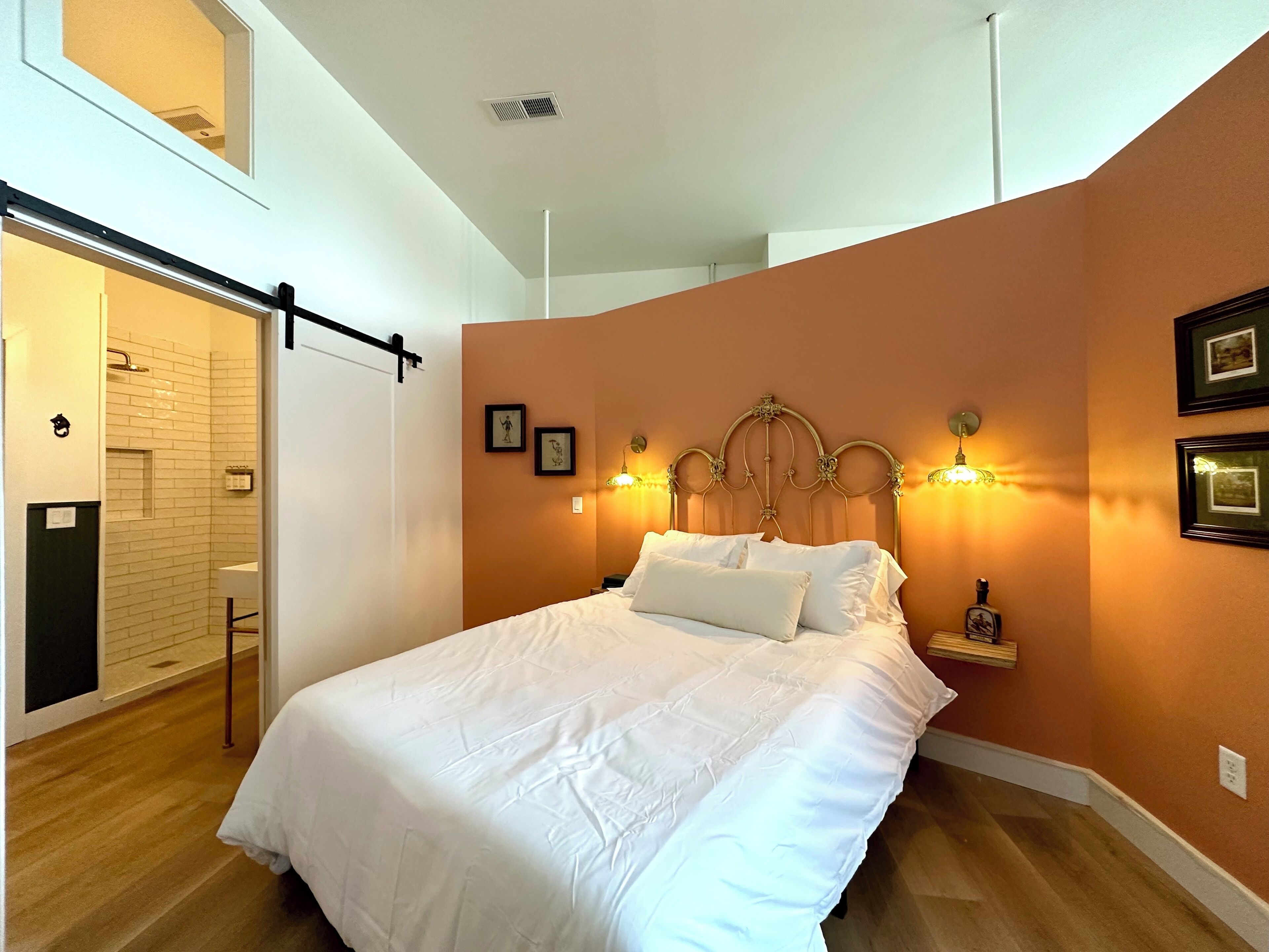 2 habitaciones, tabla de planchar con plancha y wifi gratis 