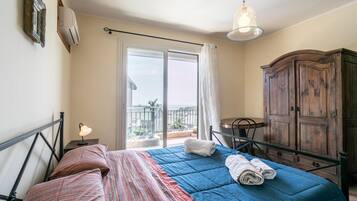 2 camere, culla da viaggio, Wi-Fi gratuito, lenzuola