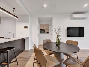 Executive Apartment, 2 Bedrooms | Dining room - Rambla @ Berwick House (Fortitude Valley)