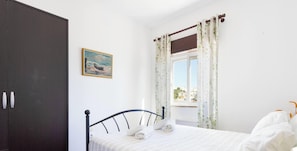 2 chambres, fer et planche à repasser, Wi-Fi gratuit, draps fournis