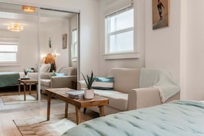 1 bedroom, desk, iron/ironing board, WiFi (free) - Private Home in Avila Beach, Walk to Town and Beach (Avila Beach)