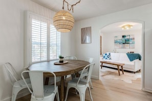 Dining - Private Home in Avila Beach, Walk to Town and Beach (Avila Beach)