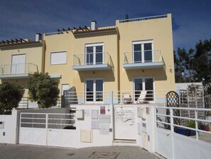 Exterior - Casa Elsa (Atalaia)