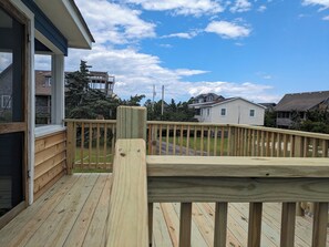 Property grounds - NEW LISTING! Cozy, cool beach box. Quick walk to the beach! (Rodanthe)