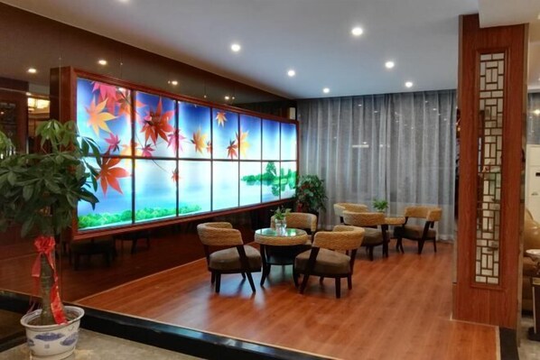 Lobby-lounge