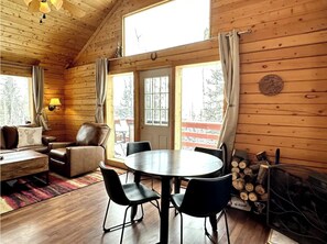 Interior - Mountain Cabin surrounded by woods and views + Hot Tub (Jefferson)