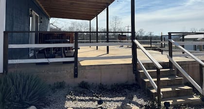 Just A Stone's Throw Cabin
from Eminence, Jacks Fork, & Cross County Trail Ride