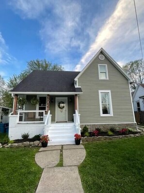 Exterior - “Bourbon Trail Beauty” (Lawrenceburg)