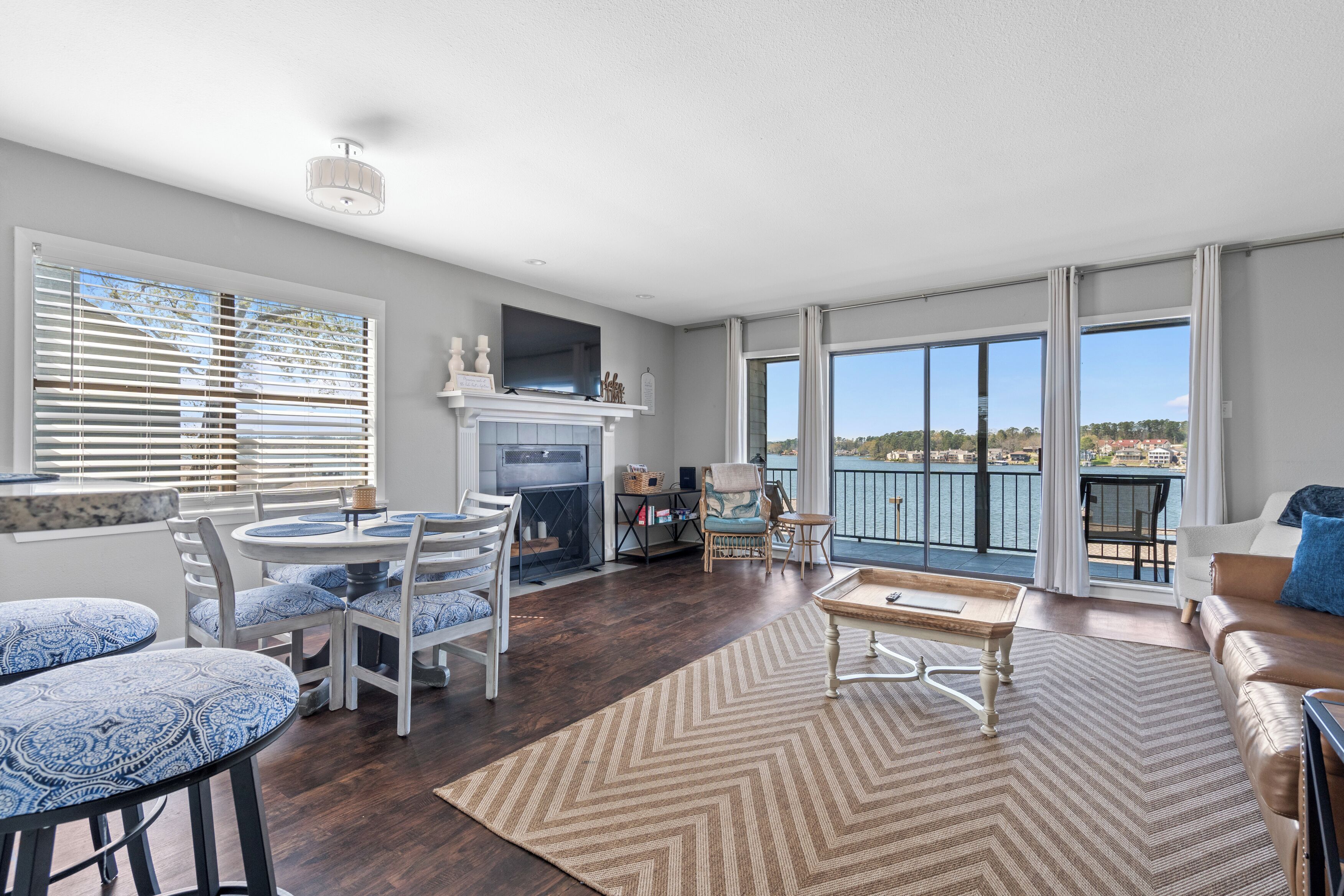 Condo with 2 Bedroom/ 2 Bath & Amazing Views! Sleeps 6 guest! Boat Slip Access! 