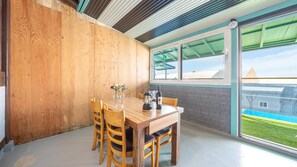 Basic-Zimmer, 1 Schlafzimmer (Room 203 (Half Ocean View + BBQ Area))