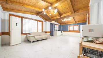 Basic Room, 1 Bedroom (Room 101)