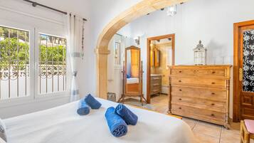 3 chambres, bureau, fer et planche Ă repasser, Wi-Fi