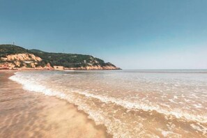 ชายหาด