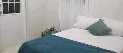 1 chambre, fer et planche à repasser, Wi-Fi, draps fournis