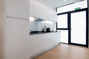 Fridge, microwave, stovetop, coffee/tea maker - VLC HOST - San Jacinto B (Valencia)