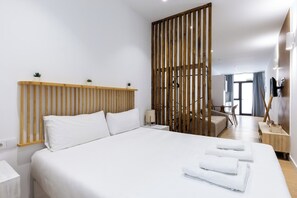 Iron/ironing board, free WiFi, bed sheets