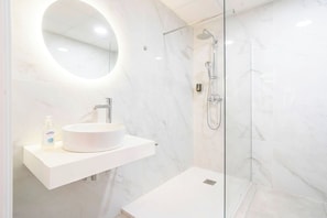 Hair dryer, towels