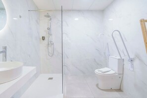 Hårføner og håndklær