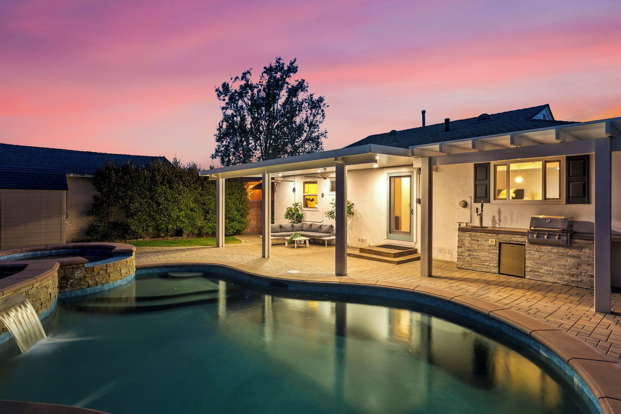 Sterling House: Heated Pool & Spa, Summer Retreat