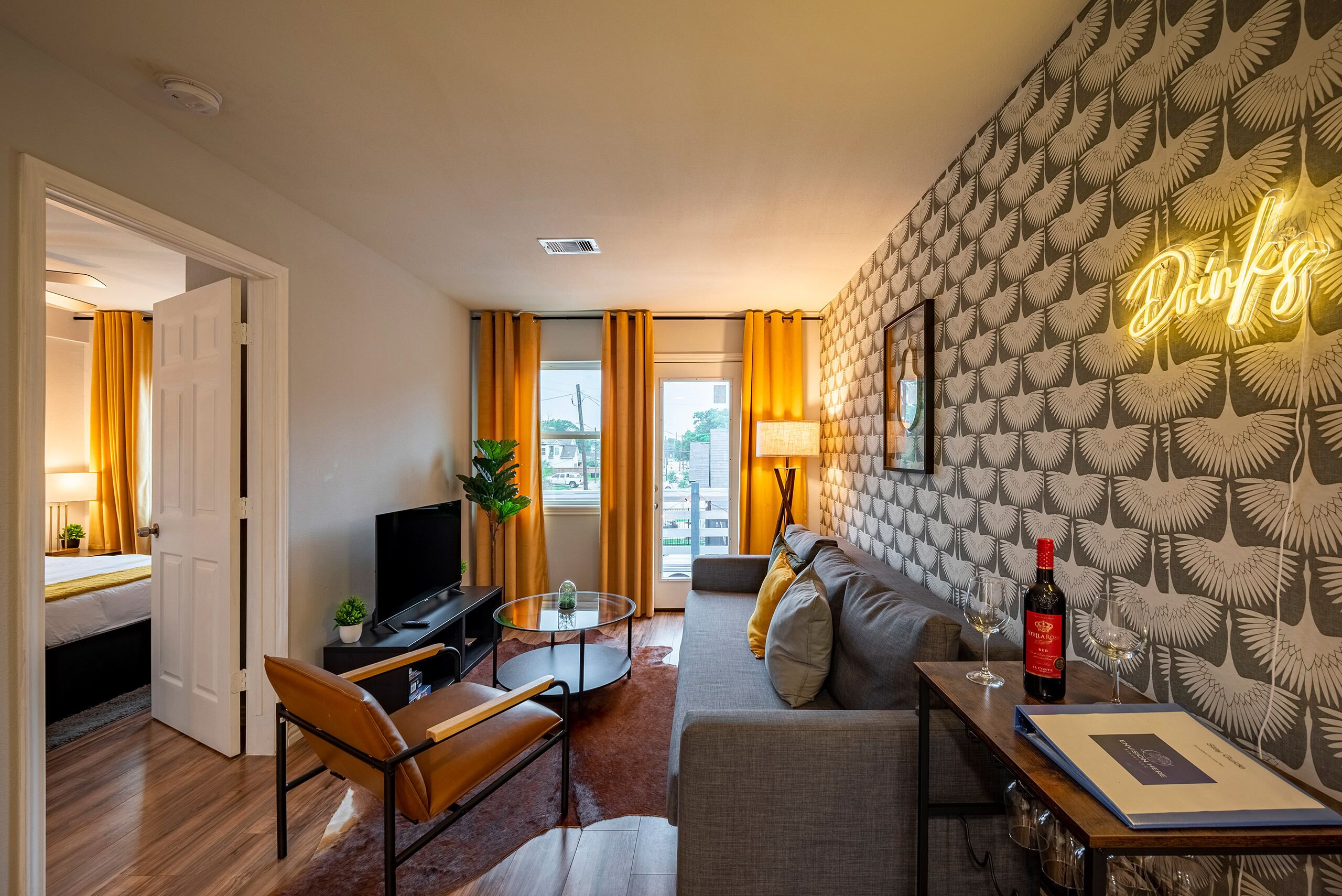 Trendy Upscale Apartment near Downtown Houston w/ Balcony