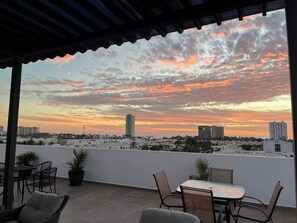Outdoor dining - Departamento Nuevo en Marina Cerritos (Mazatlán)
