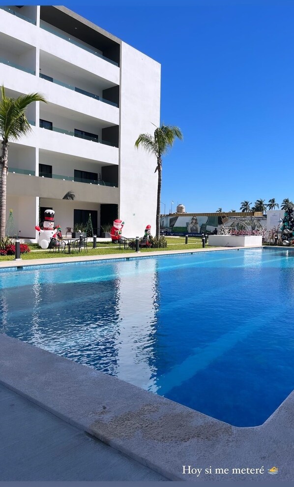 Pool - Departamento Nuevo en Marina Cerritos (Mazatlán)