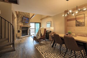 Dining - Spacious 3 BR Near Gatlinburg – 8 Min Drive! (Gatlinburg)