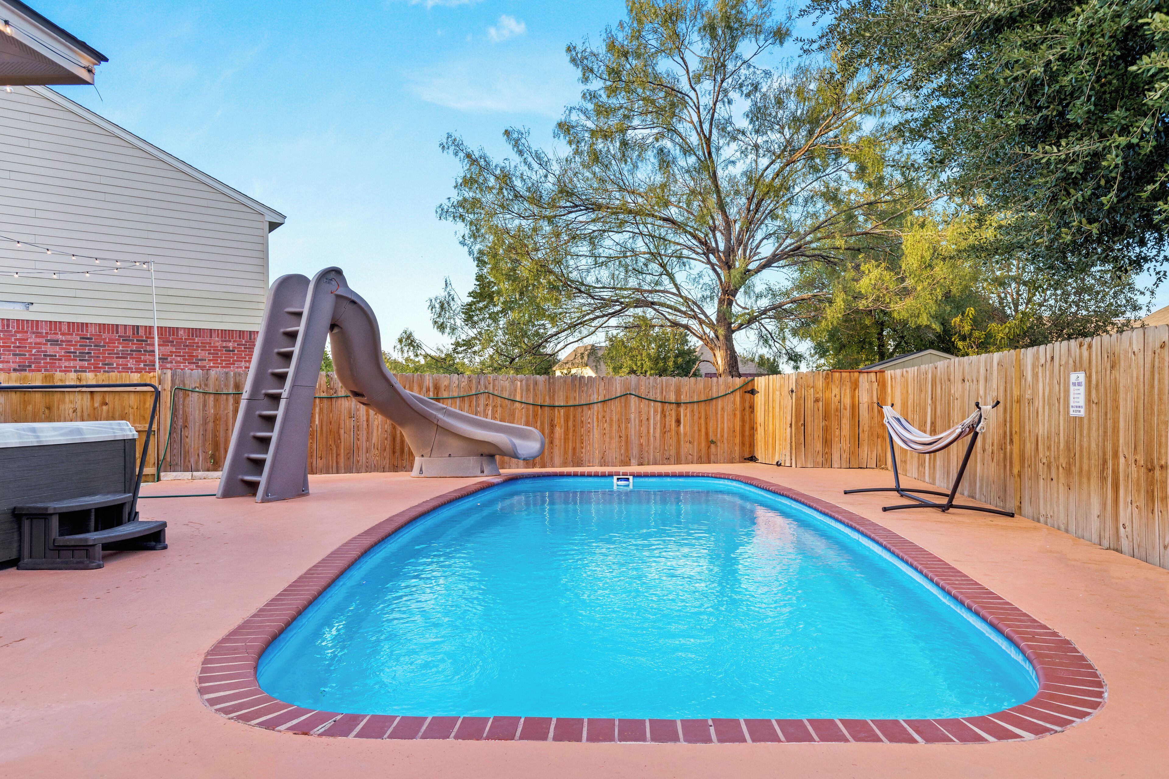 5BD Trendy Home w Pool + Hot Tub + Game Room