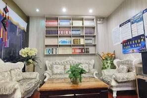 Interior - Xinlong Hotel (Baojing)