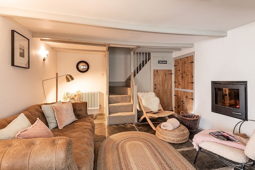 The Shambles – Port Isaac  – Sleeps Four – Off Site Parking