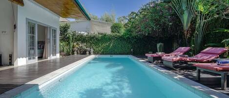 Basic House | Pool | Outdoor pool