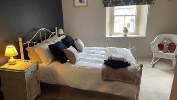 2 habitaciones, tabla de planchar con plancha, wifi y ropa de cama