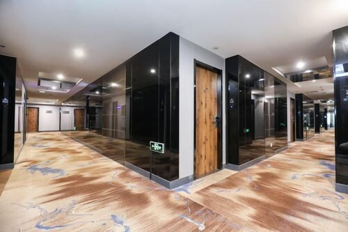 Qingmu Hotel Changzhou Founder Building