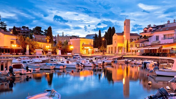 A marina with boats docked, surrounded by buildings with outdoor seating areas. - Villa Mare With Private Pool And Garden, Malinska, Croatia (Malinska)