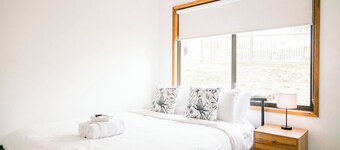 House 3 BR with parking, Close to hospital 2.2km Red Energy Arena Bendigo 1.6 km