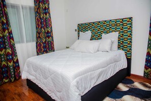 2 bedrooms, in-room safe, desk, iron/ironing board - Two Bedroom House Roma Park, Lusaka (Lusaka)