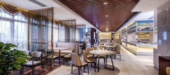 Dahe International Hotel (Zhengzhou East Railway Station)