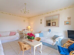 Unclassified image, 4 of 20, button - les voiles by Interhome (Six Fours)