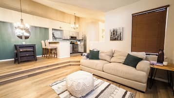 Smart TV, fireplace, computer monitors