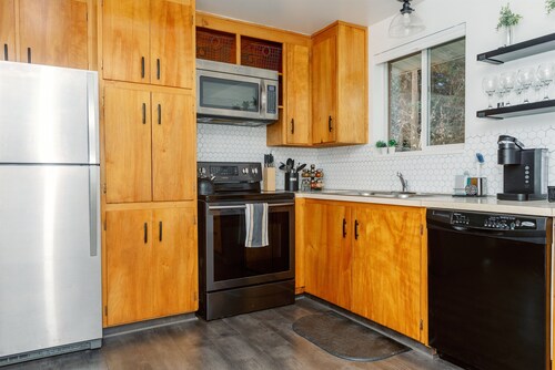 Spacious 3br Main Floor Unit Near USU and Downtown