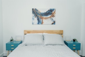 3 bedrooms, desk, iron/ironing board, travel crib