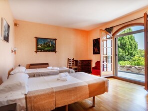 5 bedrooms, WiFi - Les Oliveres by Interhome (Llançà)