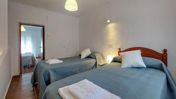 2 slaapkamers, reisbedje, gratis wifi, beddengoed